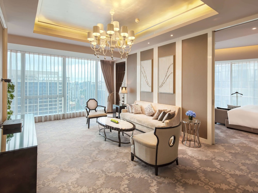 Sofitel Guangzhou Sunrich 66/76