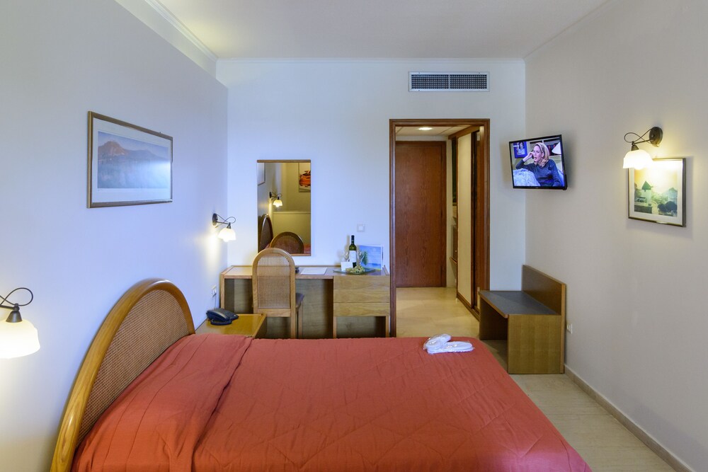 Golden Sand Hotel 15/65