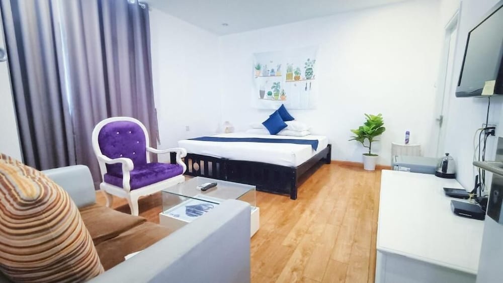 Queen Central Apartment-Hotel 24/26
