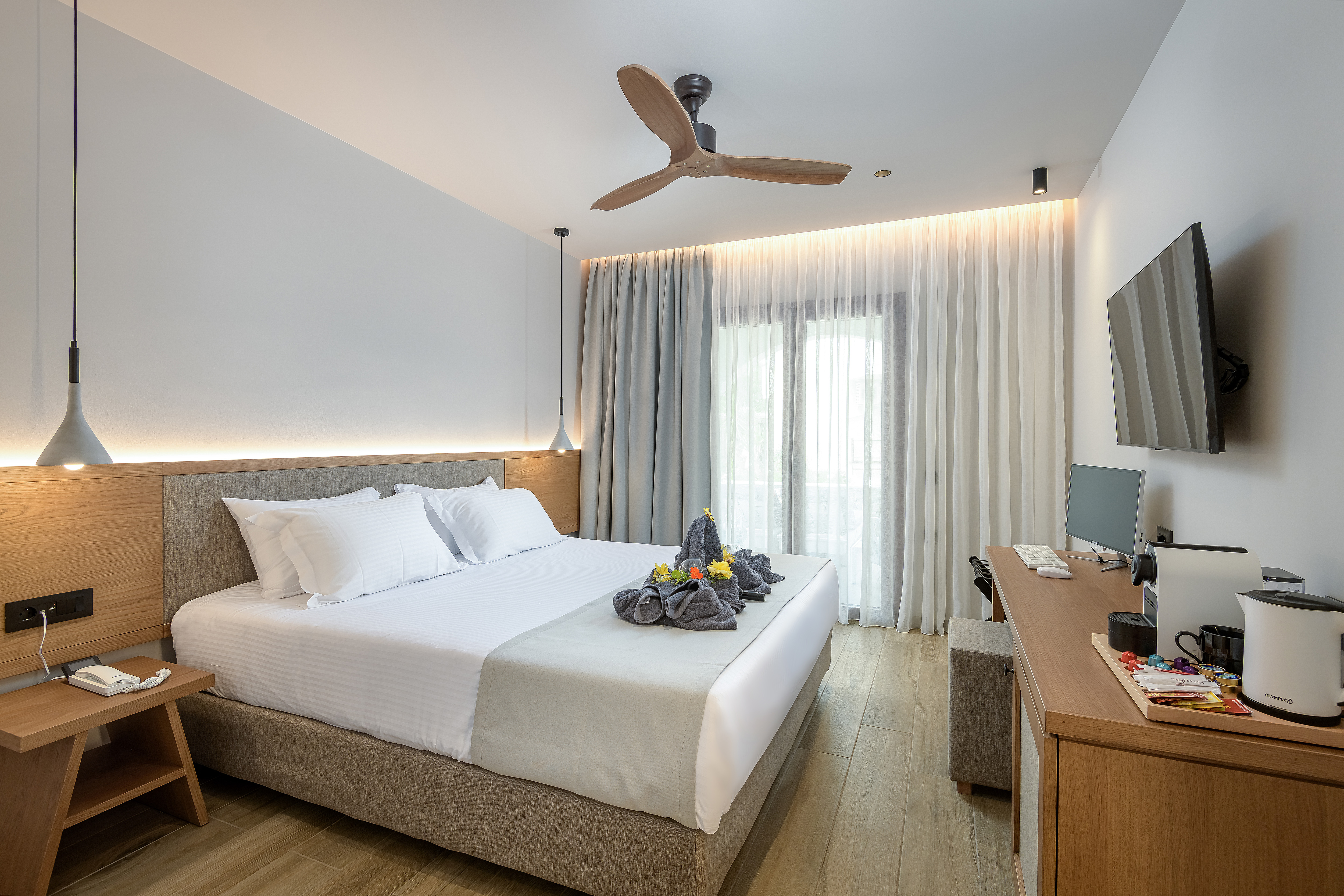 SUPERIOR, DOUBLE BED