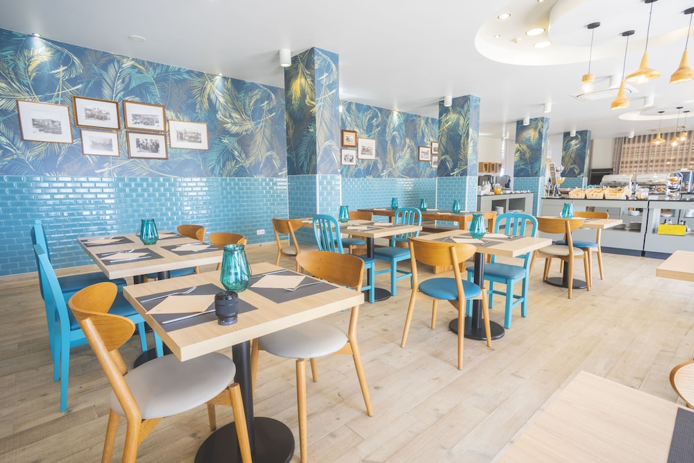 restaurant cafeteria