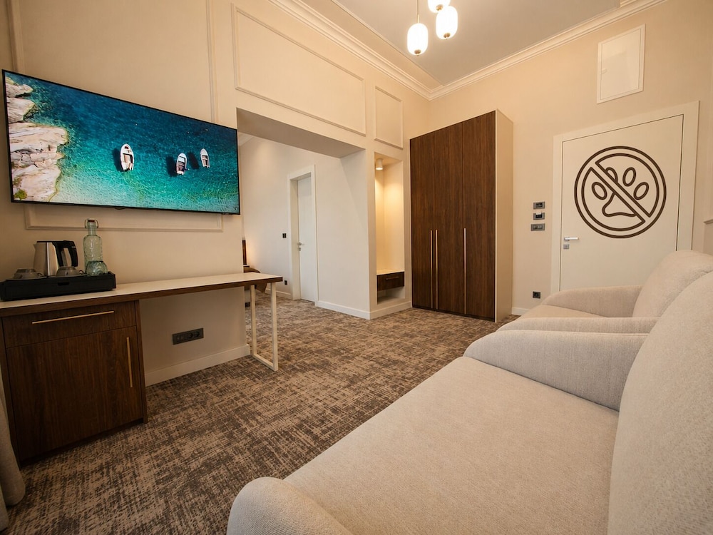 Hotel Villa Eugenia 26/45