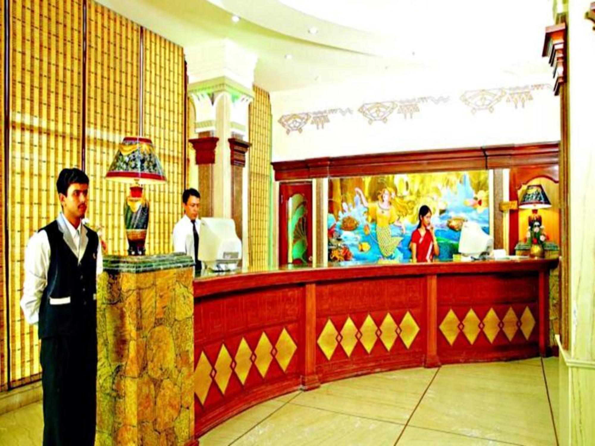 Hotel K.C. Cross Road 8/50