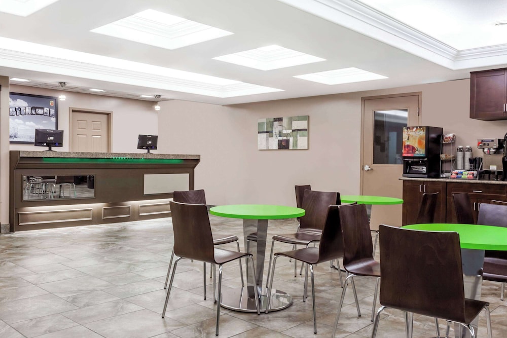restaurant cafeteria