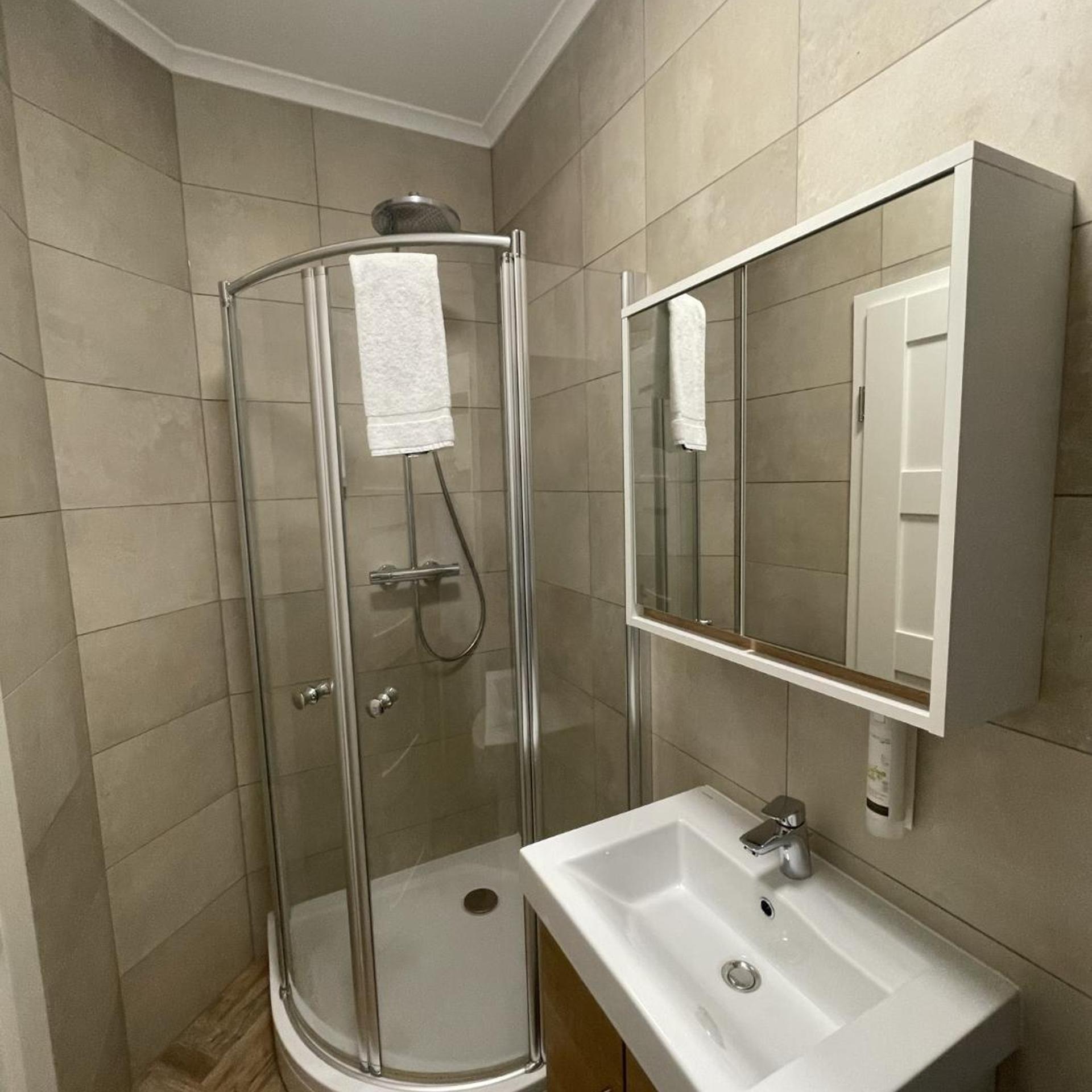 غرفة اقتصادية بسريرين منفصلين، Bahnhof Balingen Hotel 5/7