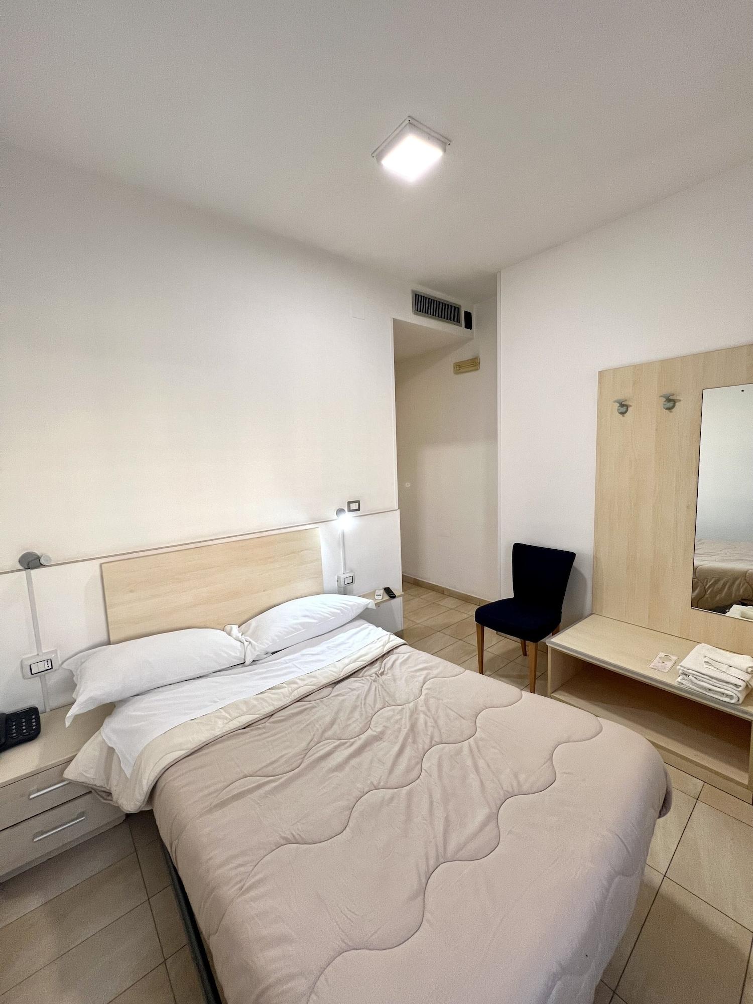 Basic, Double Bed
