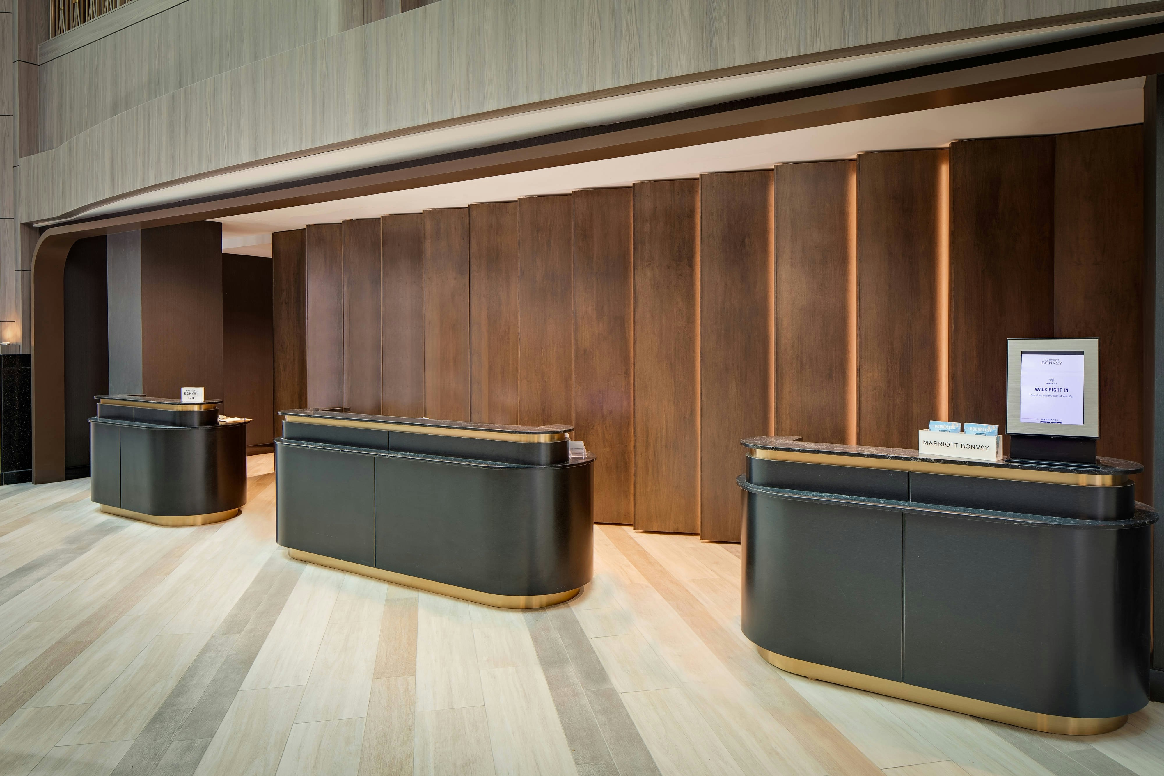 Marriott Cincinnati Rivercenter 7/37
