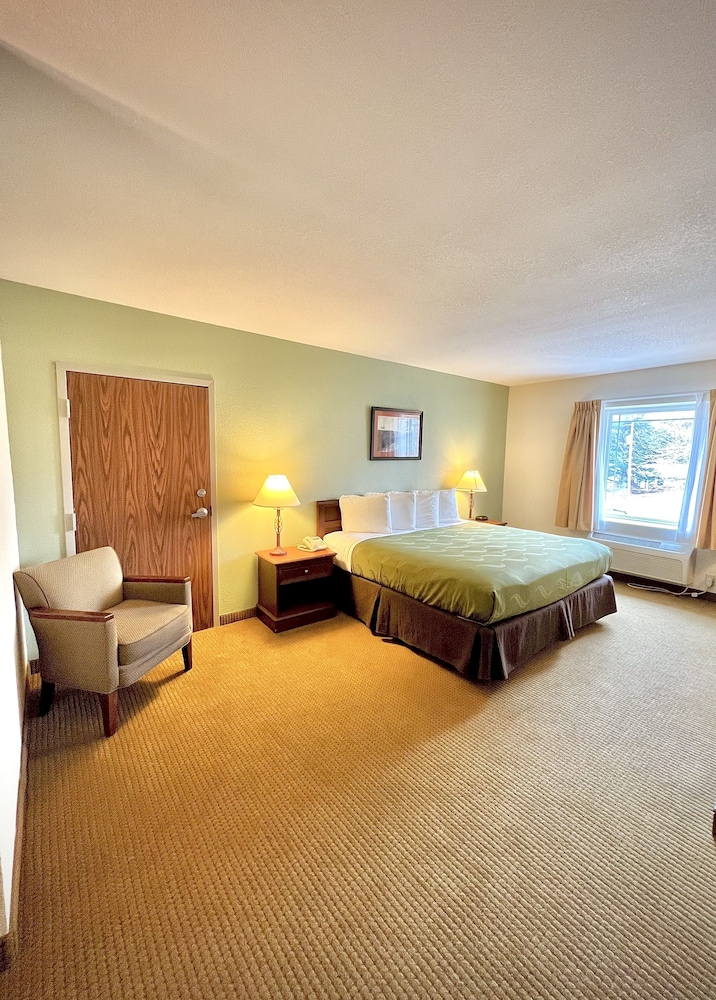 Quality Inn & Suites Monterey I-40 9/21