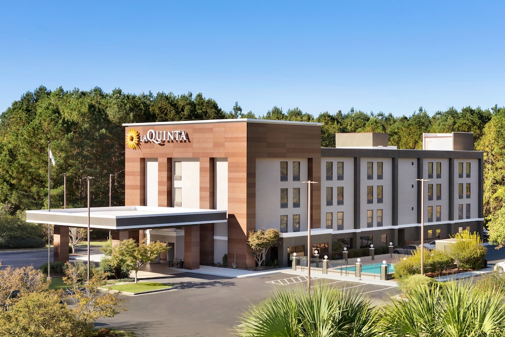 La Quinta Inn Suites By Wyndham Selma Smithfield I 95 1/45