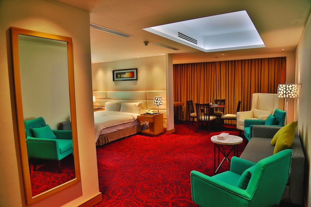 Dhaka Regency Hotel and Resort 41/64