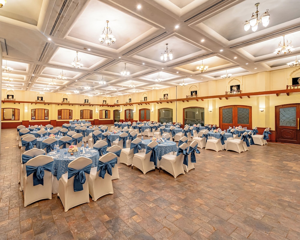 Noor Us Sabah Palace 39/45