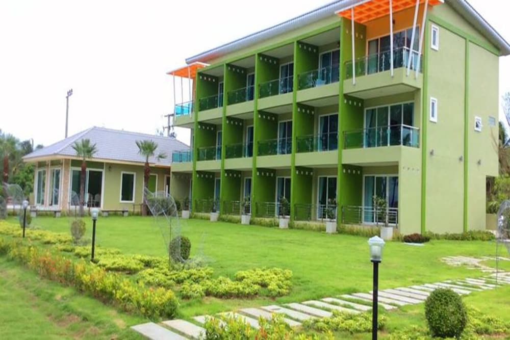 Greenseaviewresort Bangsaphan photo5