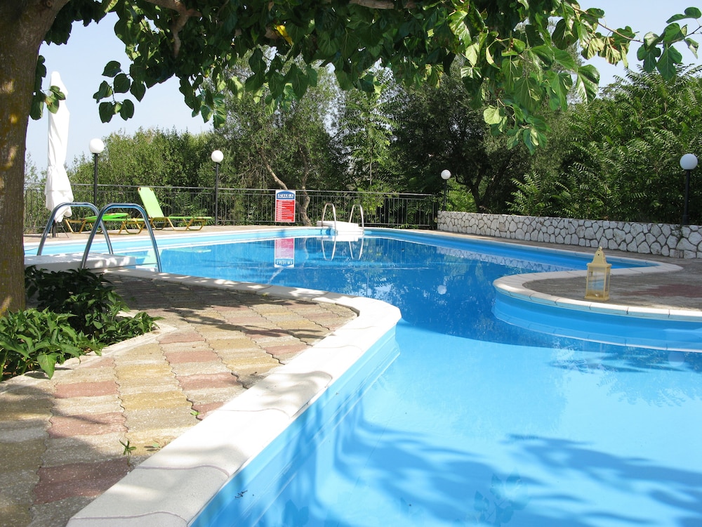 Dafnoudi Hotel Apartments 22/44