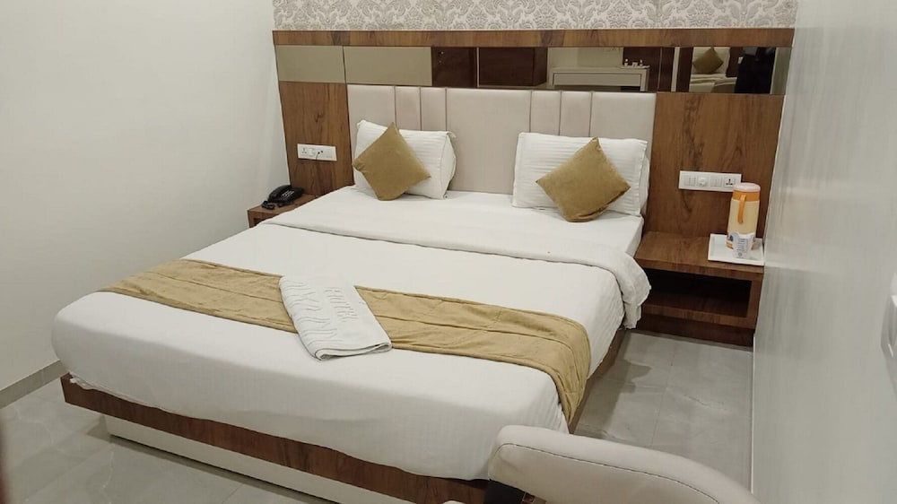 Alka Hotel 8/23
