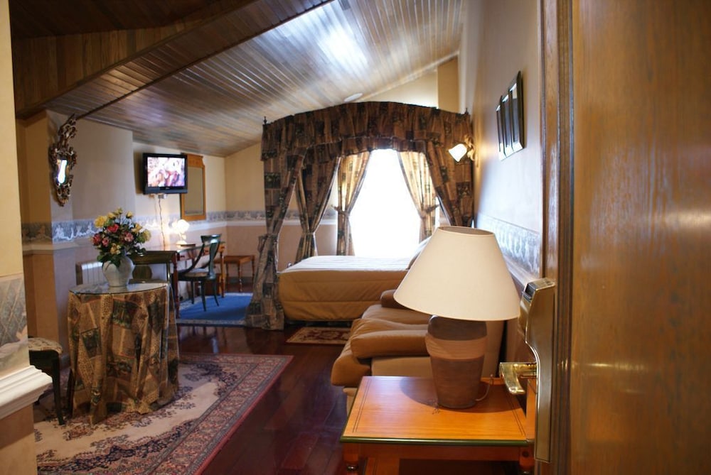 Hotel Camino de Santiago 36/50