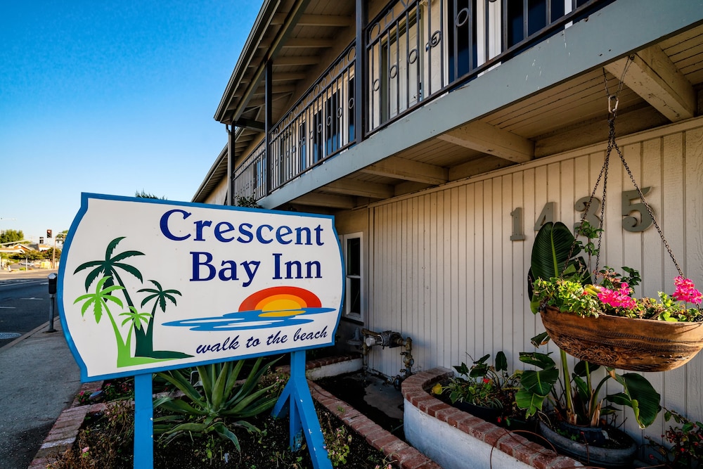 Crescent Bay Inn 2/48