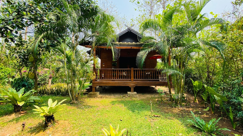 Nan Seasons Boutique Resort 74/81