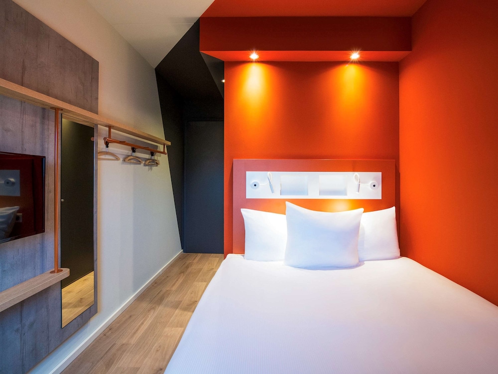 Ibis Budget Rotterdam The Hague Airport 15/35