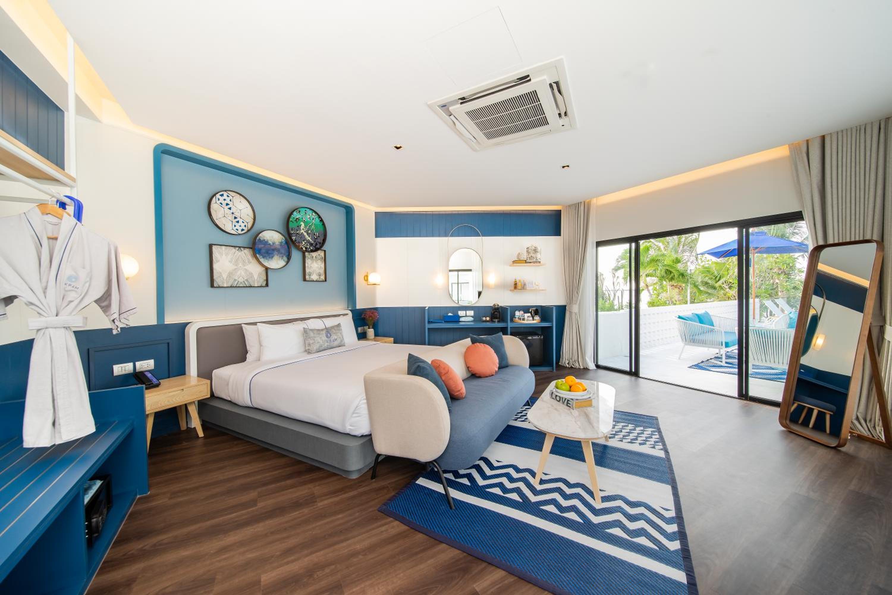 Pool, Villa, King Bed, Beach Front