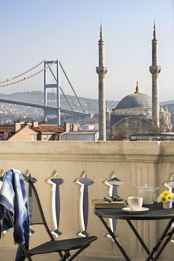 Nevv Bosphorus Hotel & Suites 64/68