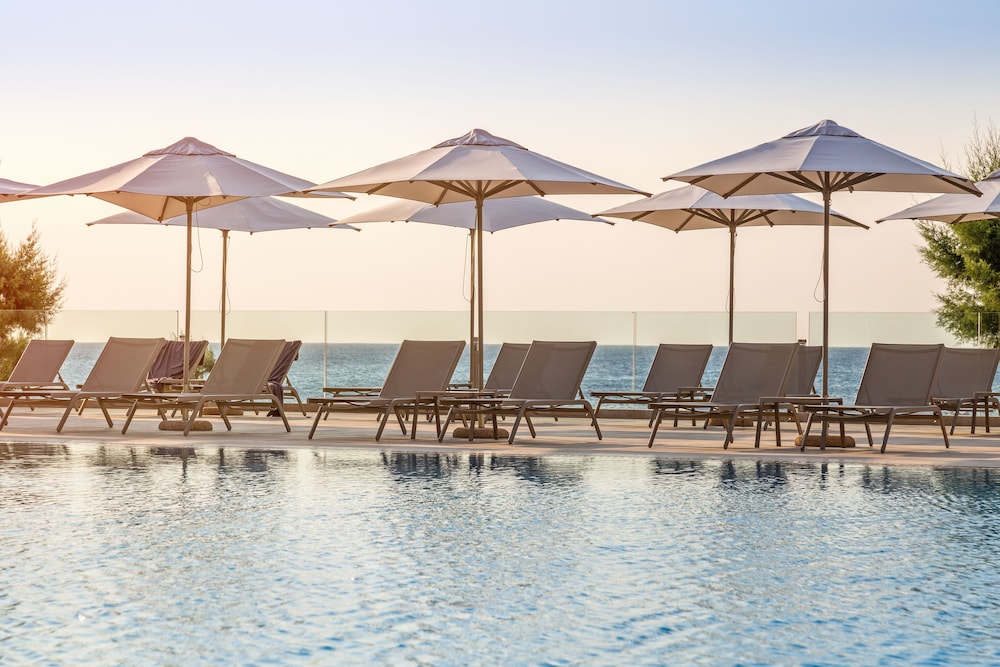Amada Colossos Resort 65/75