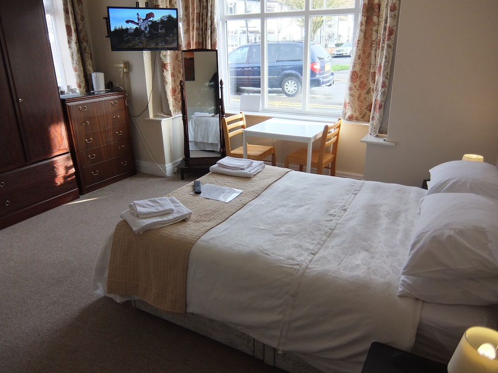 The Monsell Hotel 12/34