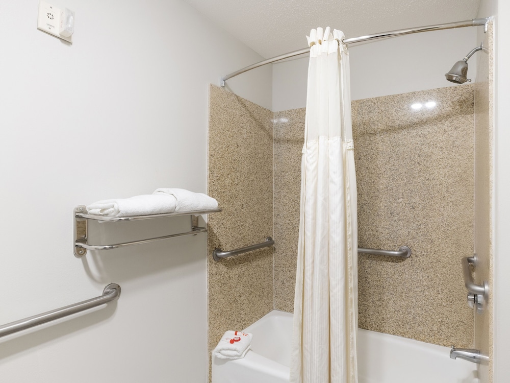 OYO Hotel Stafford TX I-69 North 14/42