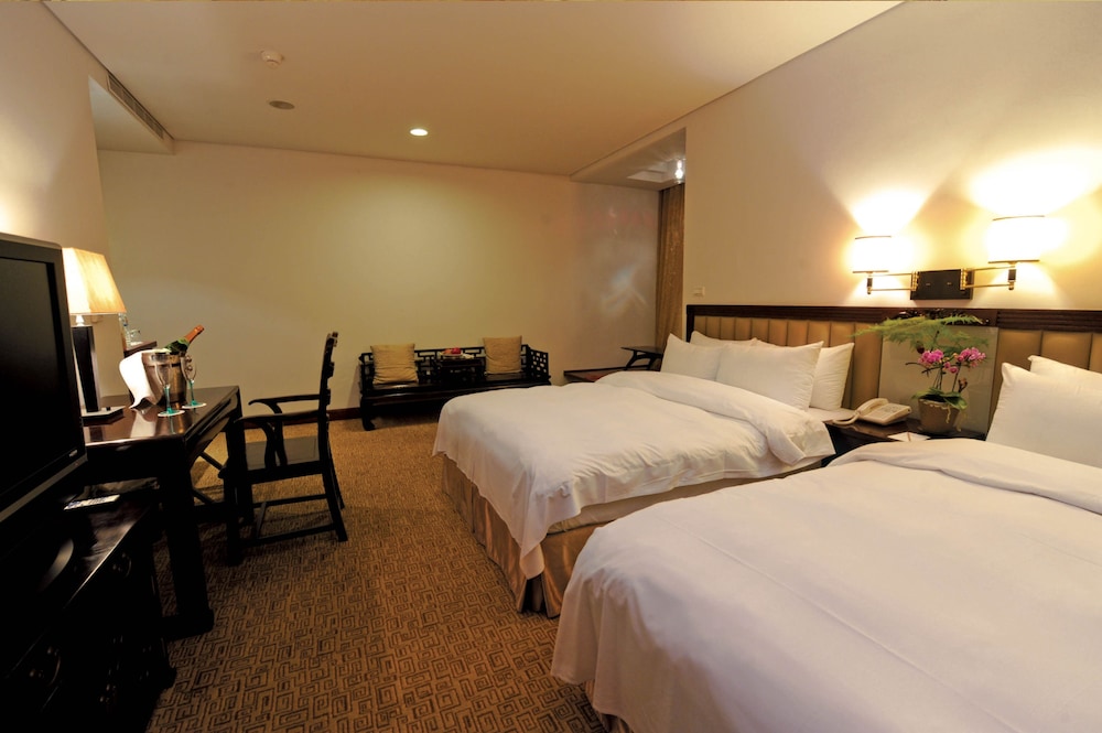 Beautiful Hotel Taipei 24/65