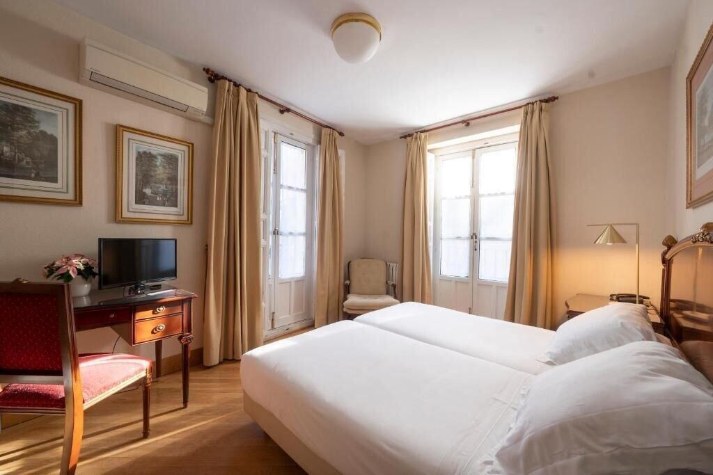 Superior, Double Bed, Cathedral View