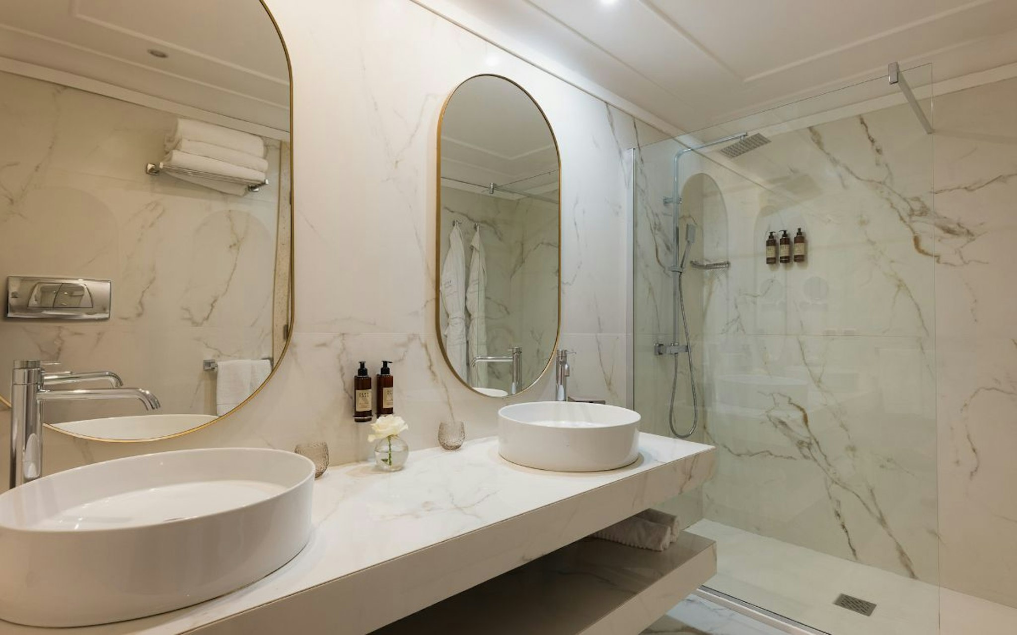 Suite, Sea View