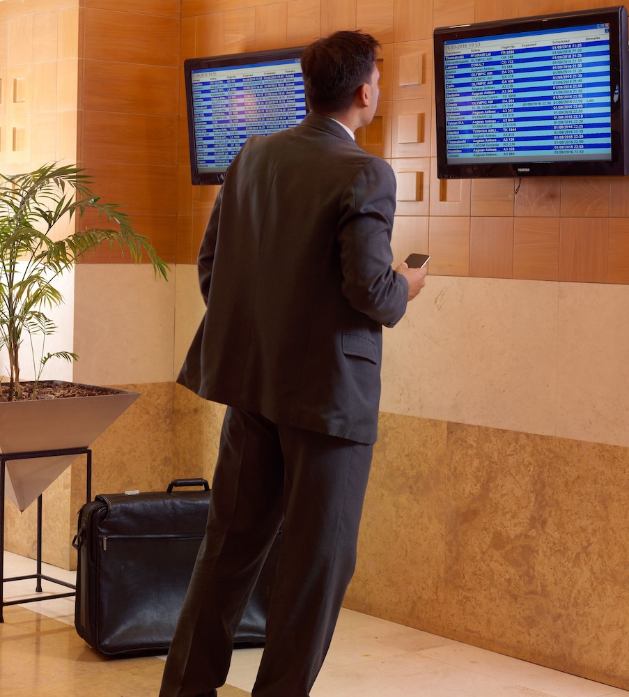 Holiday Inn Athens Airport 16/66