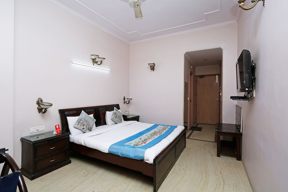 Oyo Rooms 760 Karol Bagh Metro Station 23/50