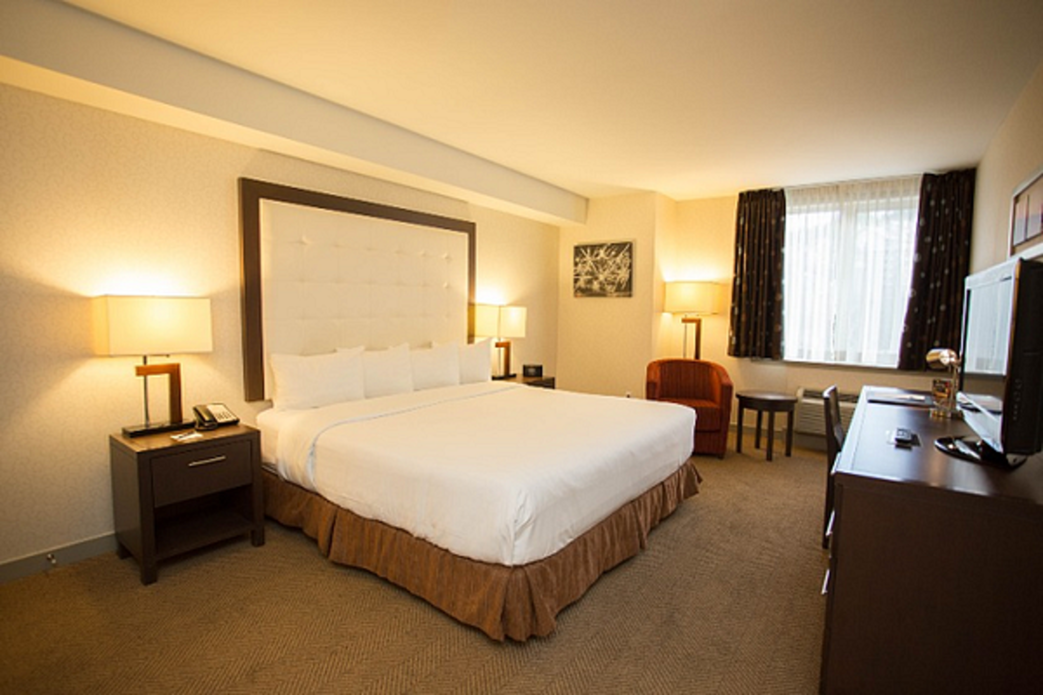 3 Bedrooms, Condominium, Premier