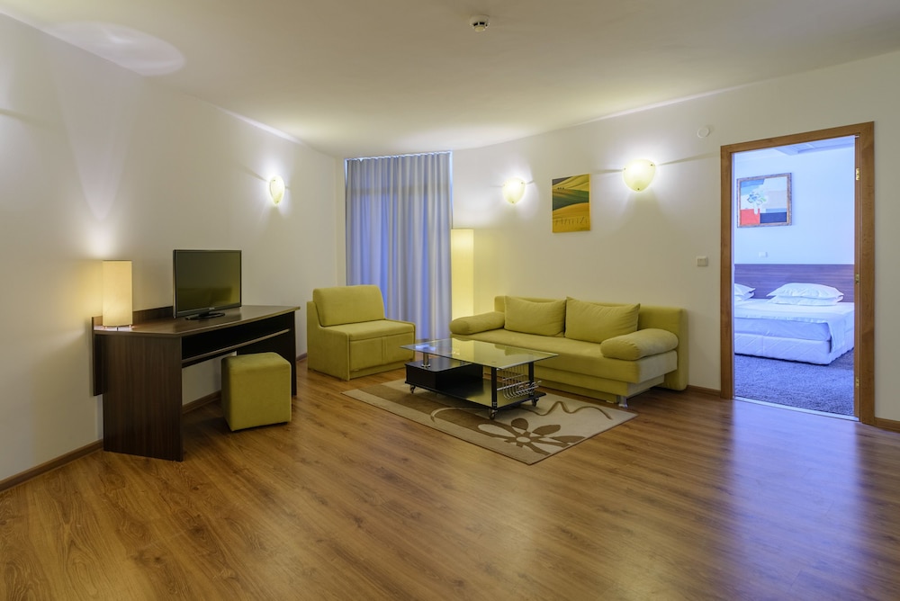 Madara Park Hotel 30/50