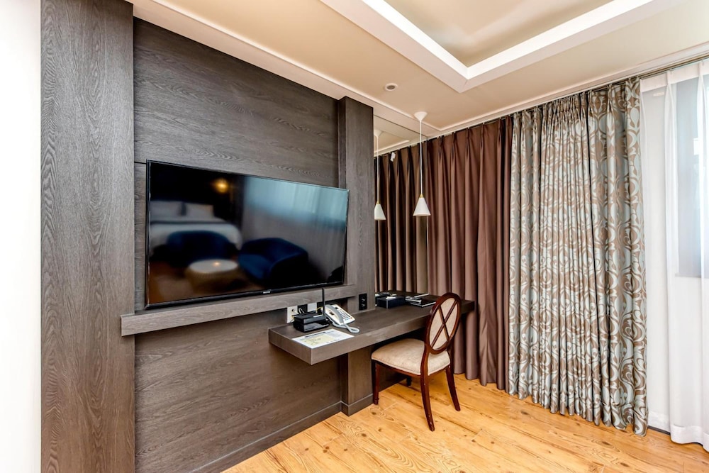 Hs Tourist Hotel 37/56