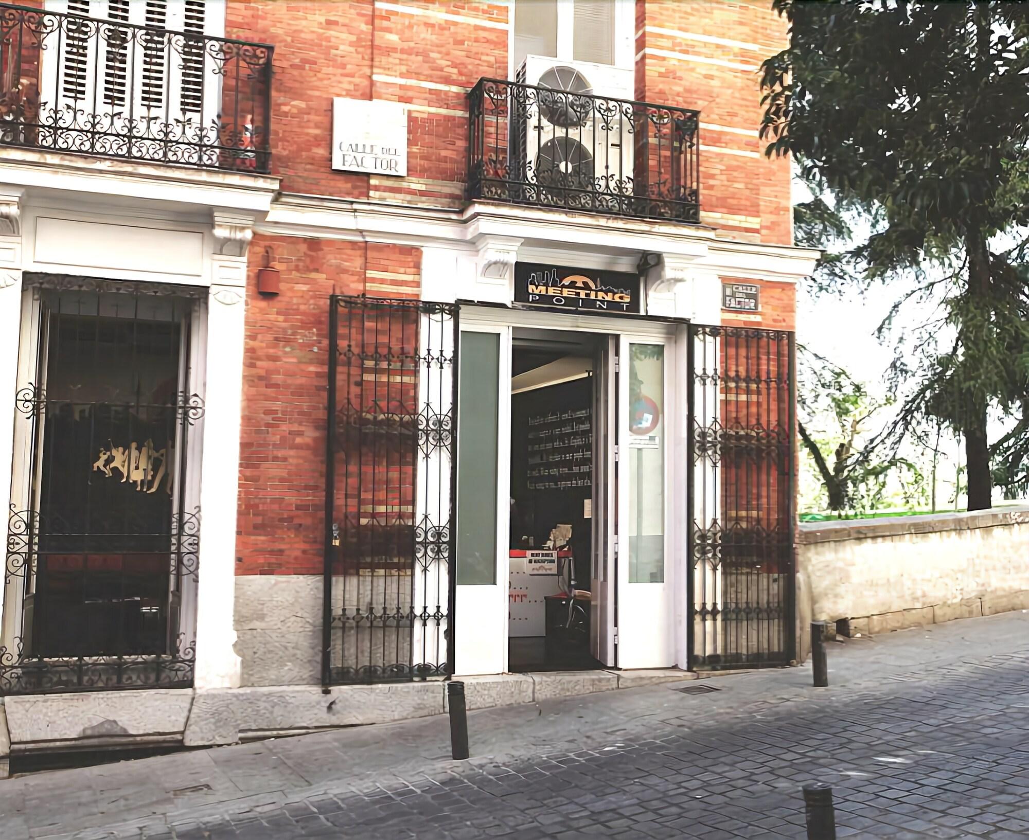 Hostels Meetingpoint 3/55