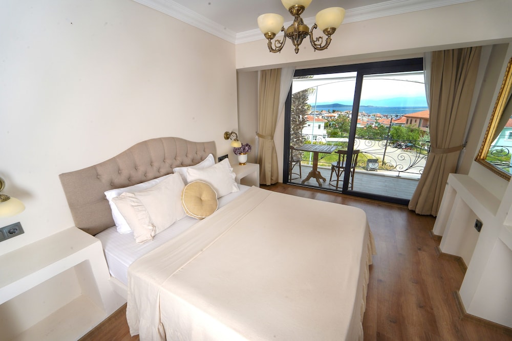 Cunda Dalyan Otel 14/49