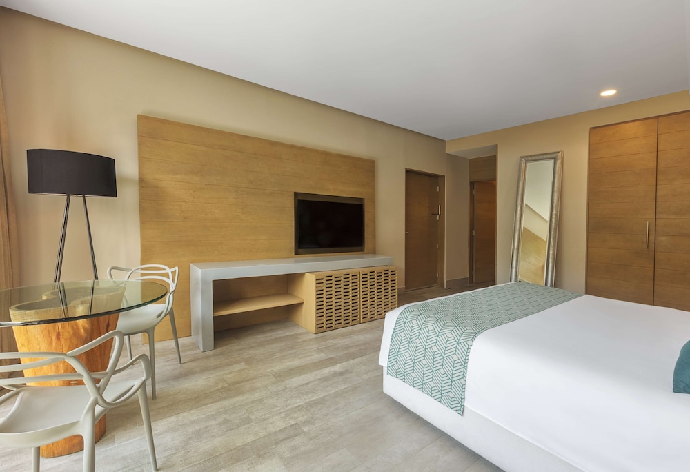 SUPERIOR, KING BED