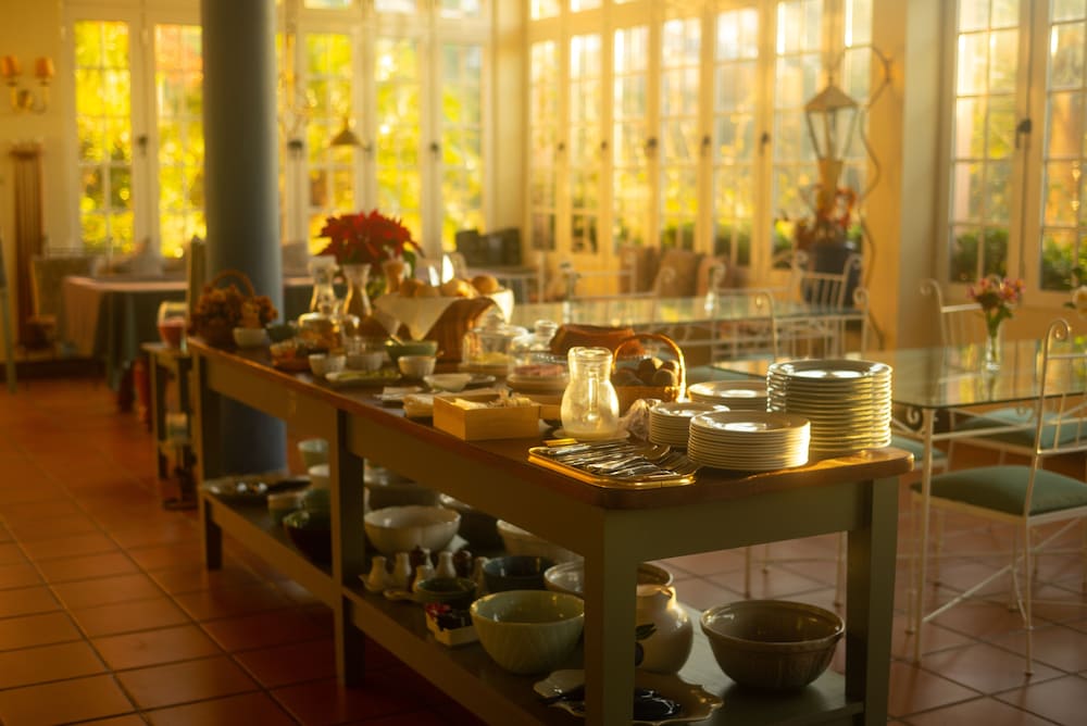 restaurant-cafeteria
