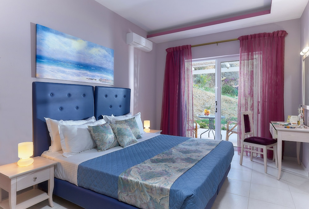 Nymphes Luxury Apartments 24/67