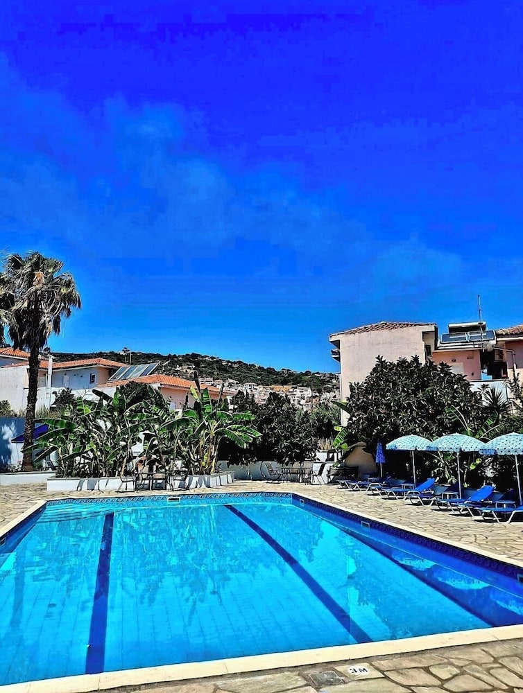 Dolphin Hotel 27/49