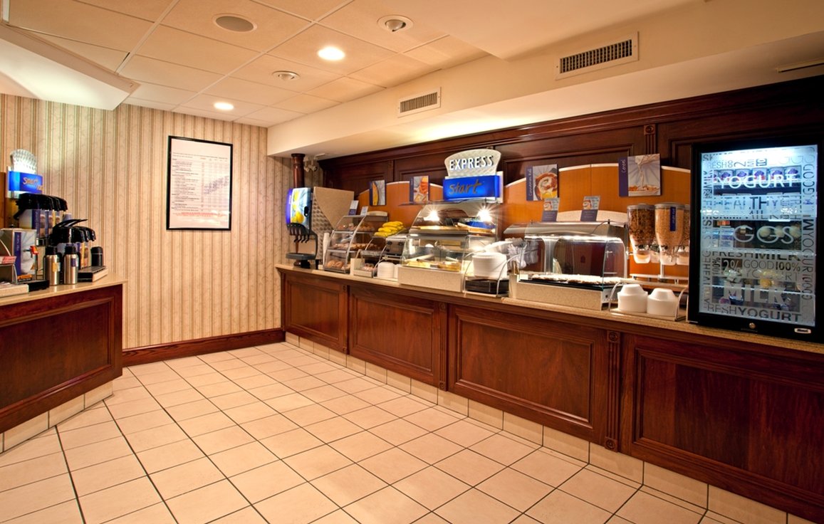 Holiday Inn Express Hotel Suites Wadsworth 50/70