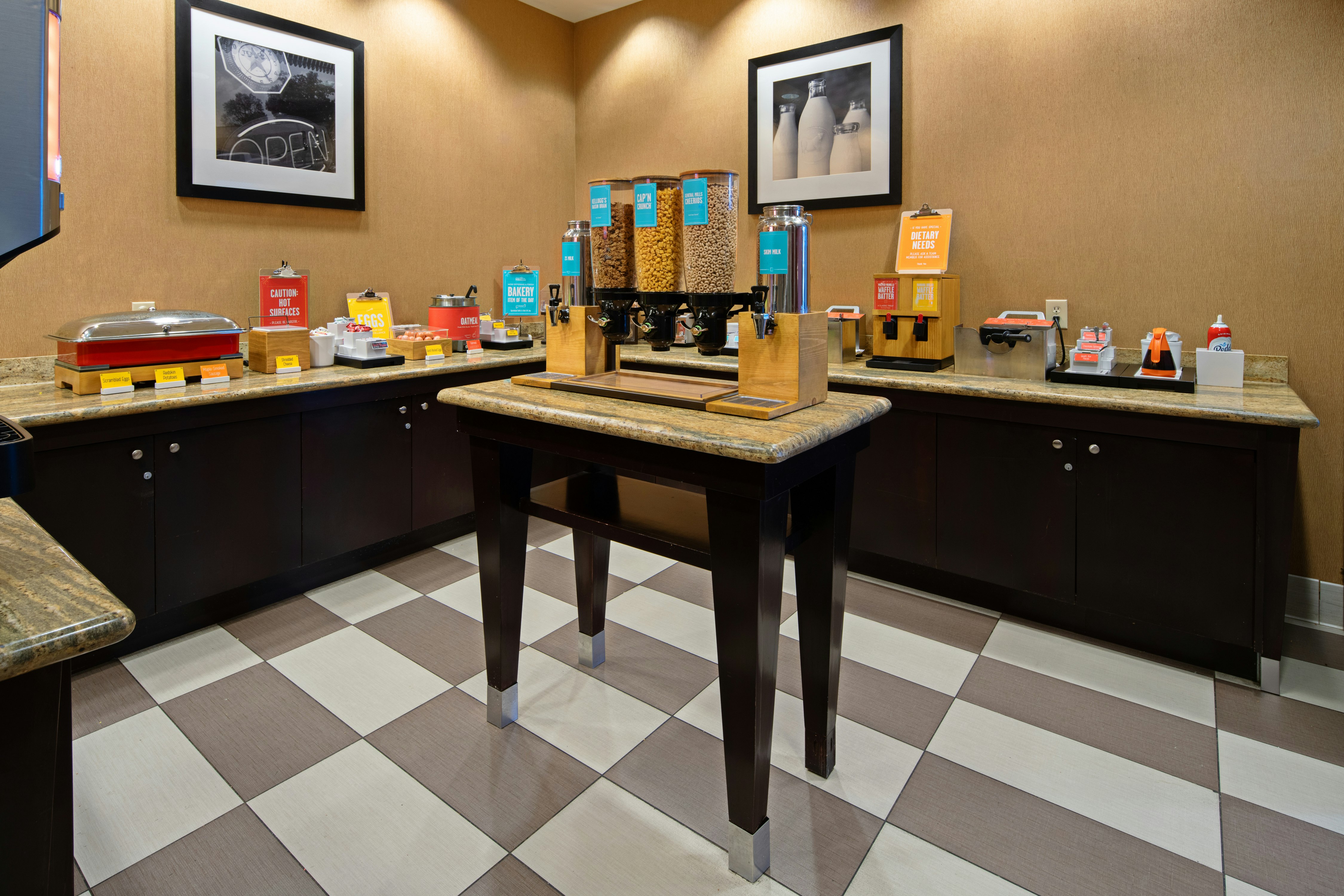 Hampton Inn Suites Bremerton 54/57