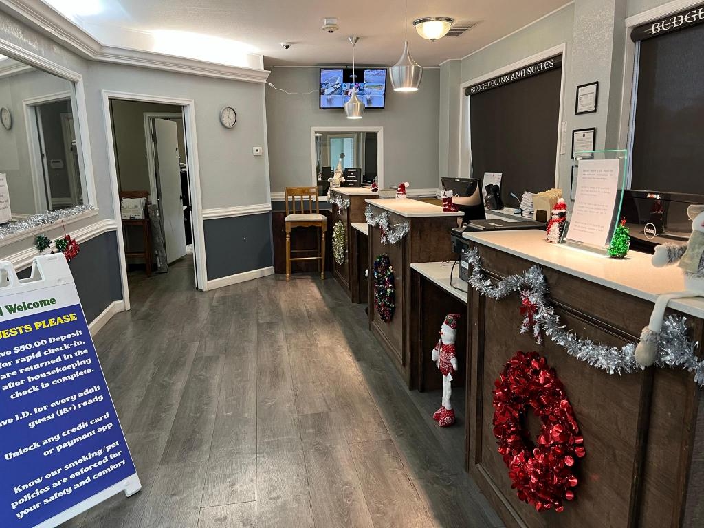 Budgetel Inn and Suites 13/20