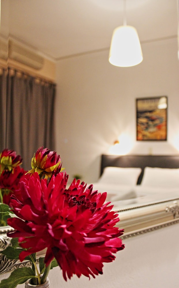 Aegina Hotel 17/73