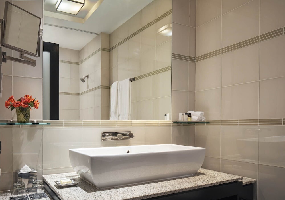Royalton Park Avenue 50/50