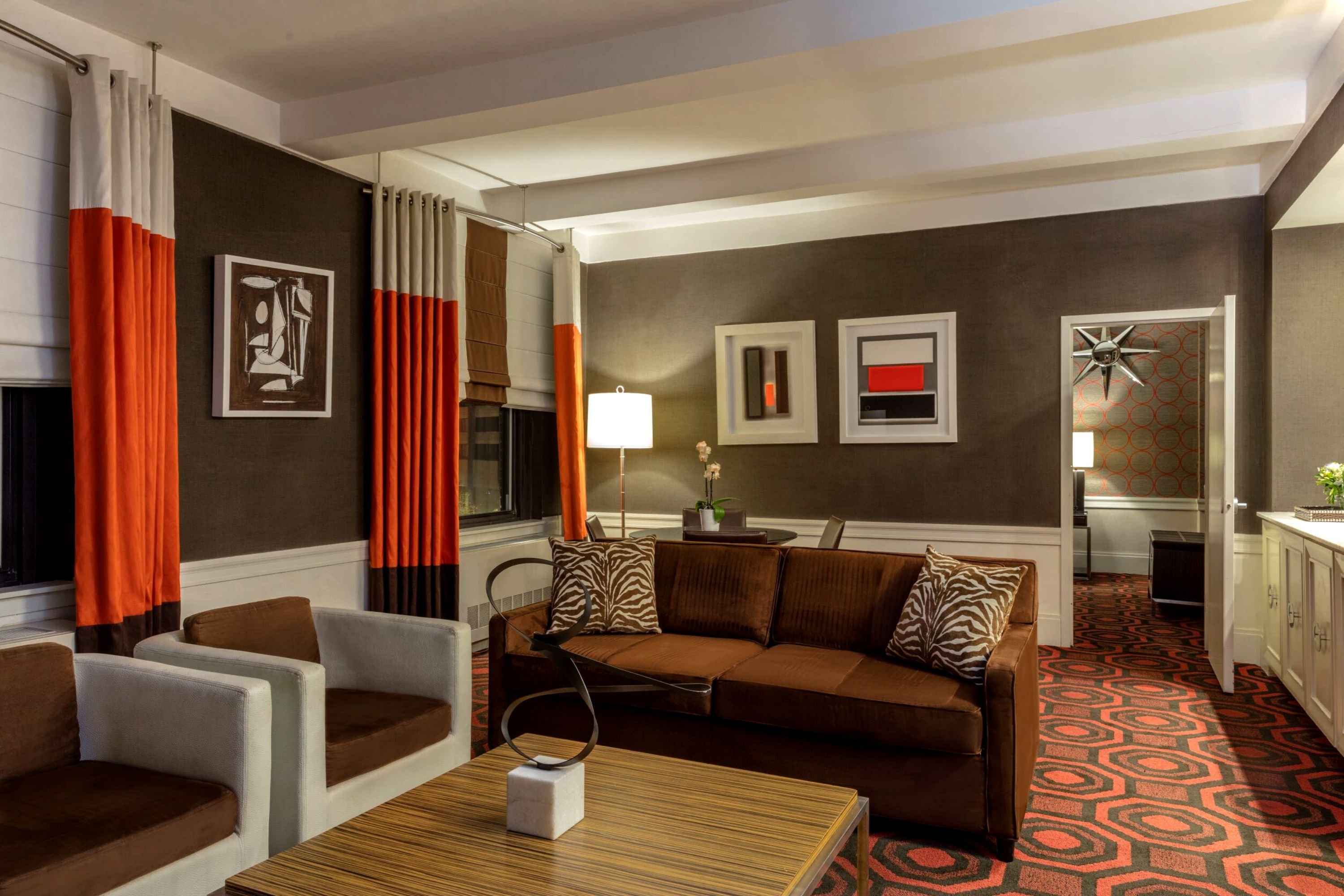 The Empire Hotel 40/71