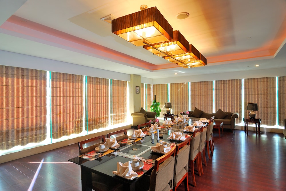 Poly Hotel Wuhan(Formely Poly White Rose Hotel) 18/31
