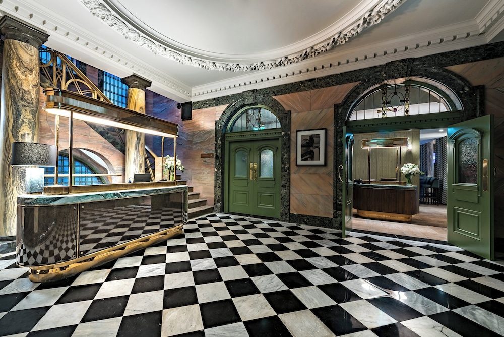 Stock Exchange Hotel 9/46