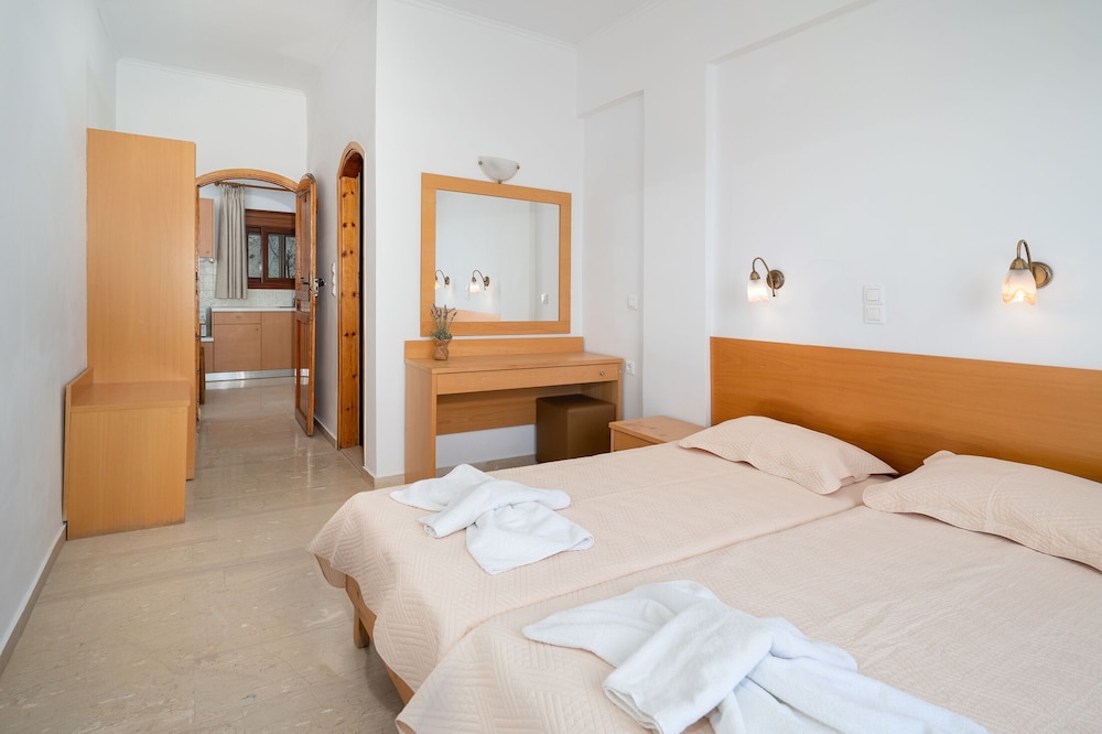 Adonis Hotel 14/52
